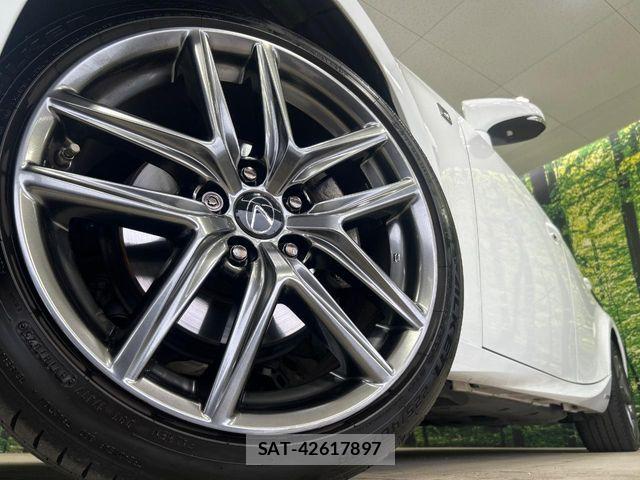 Lexus IS 2019-09 6676663-12