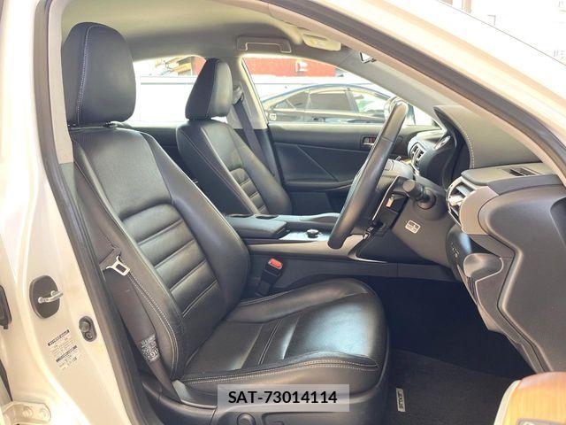 Lexus IS 2013-09 6676665-7