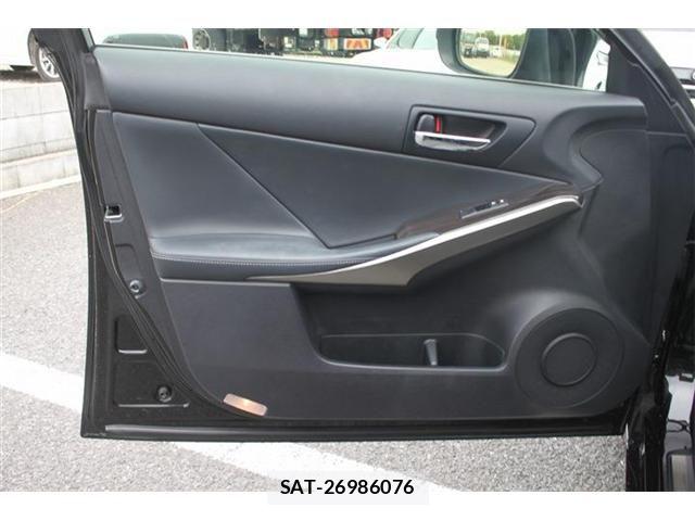 Lexus IS 2013-10 6676666-24