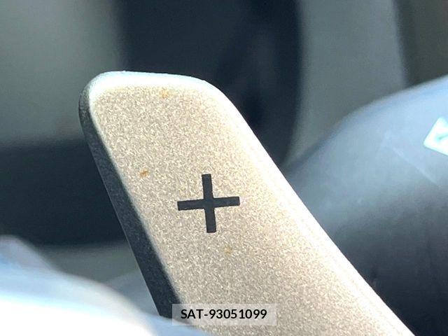 Lexus IS 2017-07 6682726-10