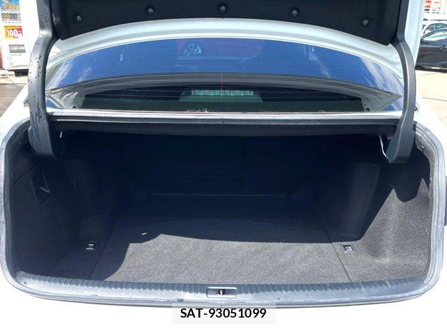 Lexus IS 2017-07 6682726-14