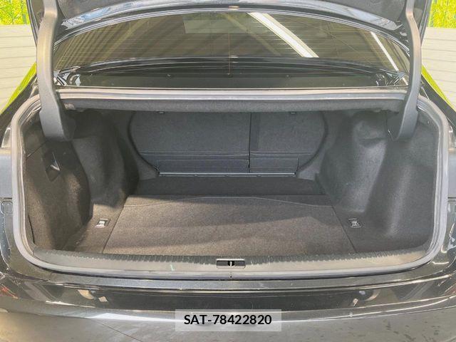 Lexus IS 2017-06 6716503-10