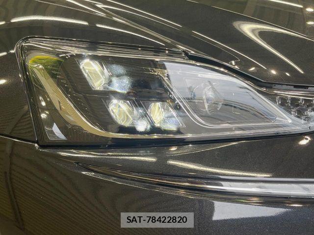 Lexus IS 2017-06 6716503-12