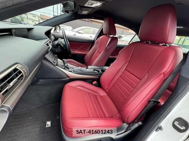 Lexus IS 2016-01 6716504-10