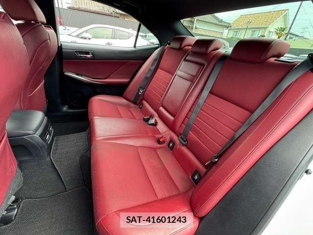 Lexus IS 2016-01 6716504-11