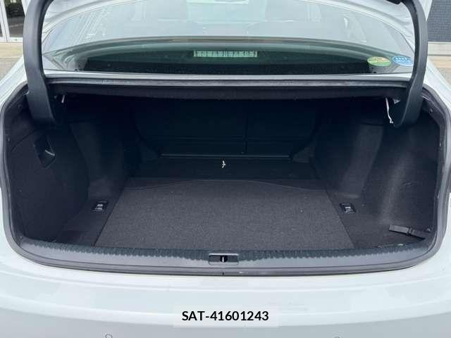 Lexus IS 2016-01 6716504-12
