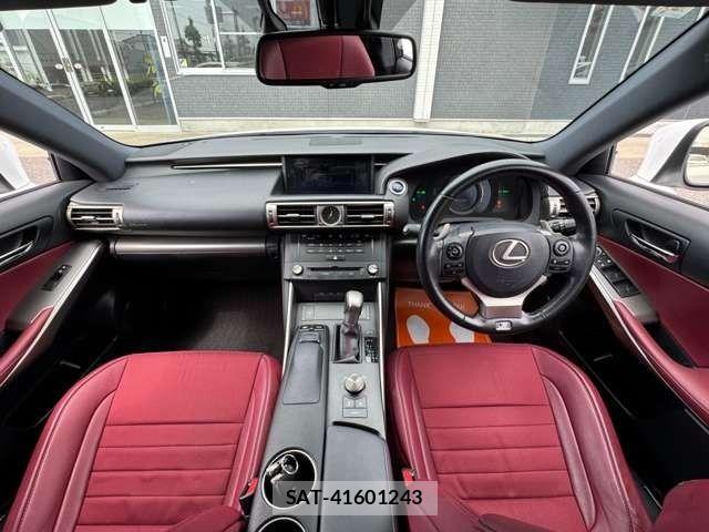 Lexus IS 2016-01 6716504-1
