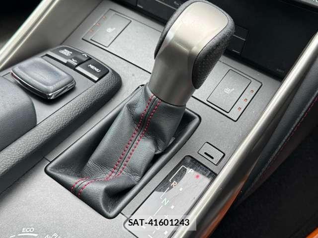Lexus IS 2016-01 6716504-26