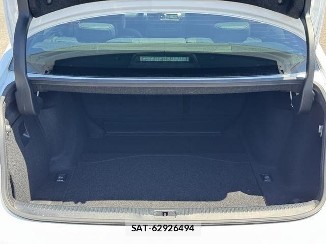 Lexus IS 2013-11 6716505-10