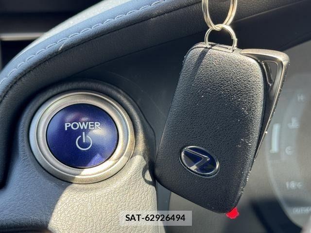 Lexus IS 2013-11 6716505-13