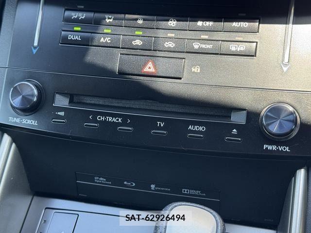 Lexus IS 2013-11 6716505-15