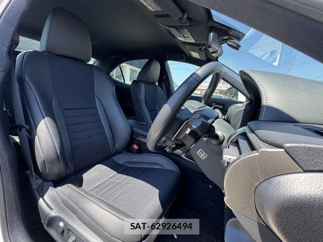Lexus IS 2013-11 6716505-8