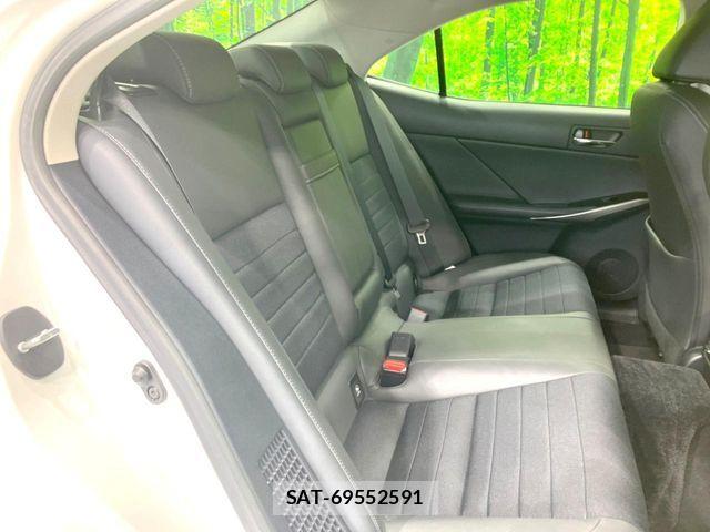 Lexus IS 2015-03 6752238-8