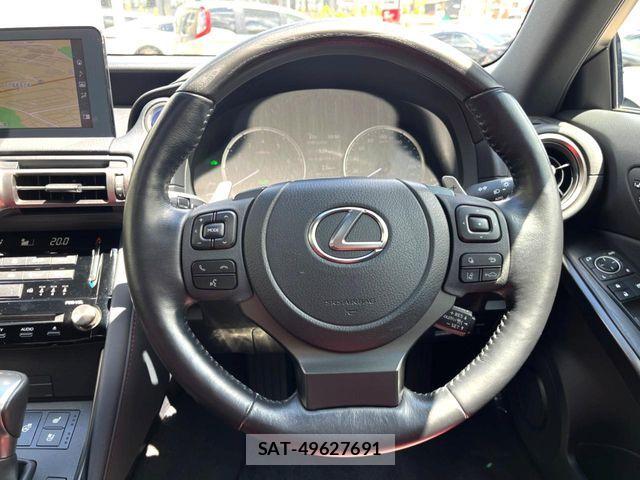 Lexus IS 2021-03 6815680-11
