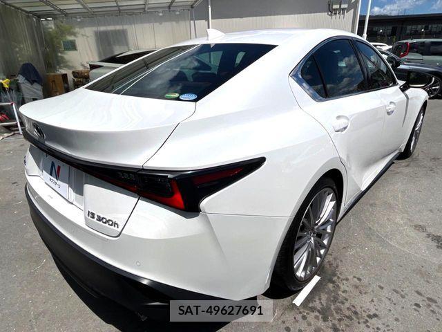 Lexus IS 2021-03 6815680-17