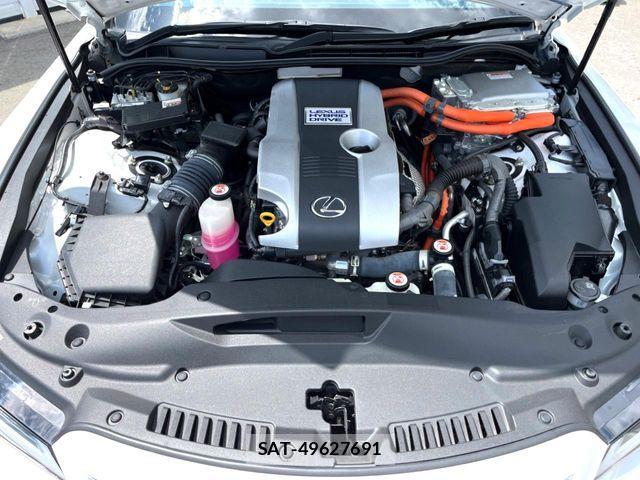 Lexus IS 2021-03 6815680-18