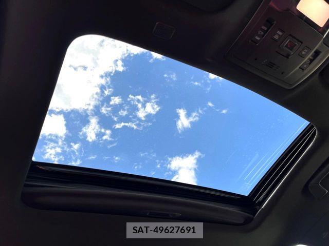 Lexus IS 2021-03 6815680-2