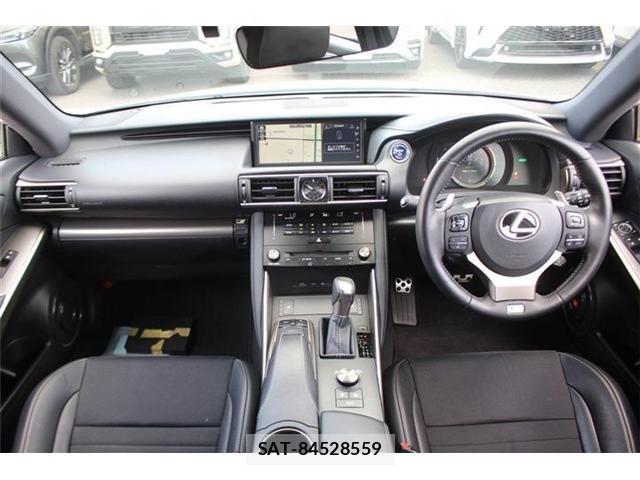 Lexus IS 2018-01 6815688-22