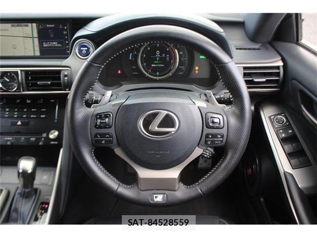Lexus IS 2018-01 6815688-23