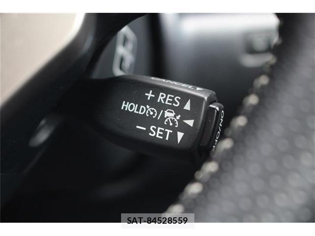 Lexus IS 2018-01 6815688-26