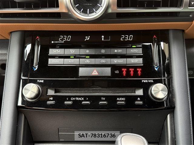 Lexus IS 2021-08 6907685-9