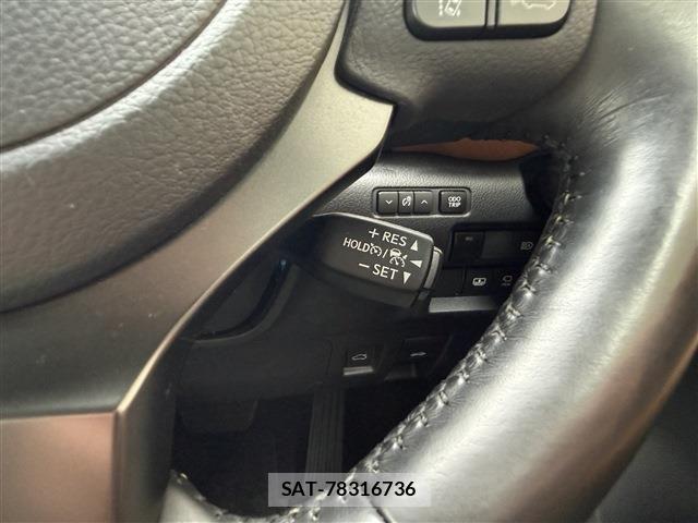 Lexus IS 2021-08 6907685-15