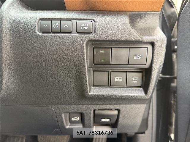 Lexus IS 2021-08 6907685-17