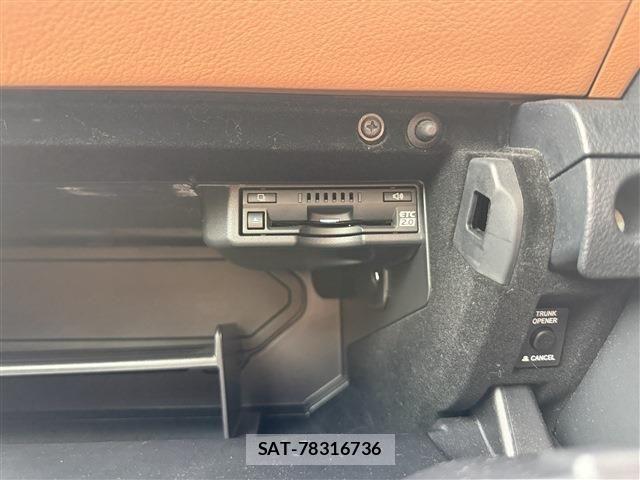 Lexus IS 2021-08 6907685-19