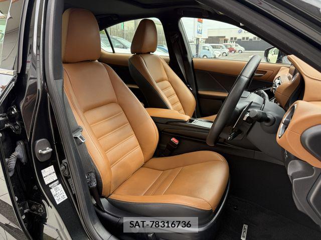 Lexus IS 2021-08 6907685-20