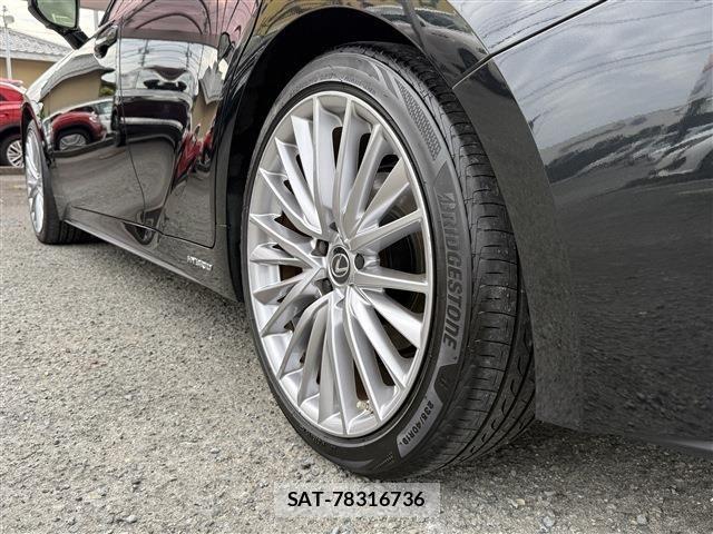 Lexus IS 2021-08 6907685-5