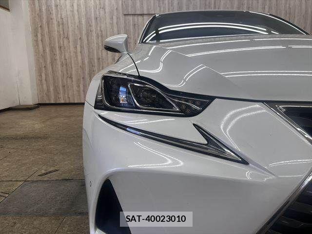 Lexus IS 2018-01 6907696-20