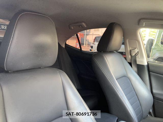 Lexus IS 2013-10 6907703-18