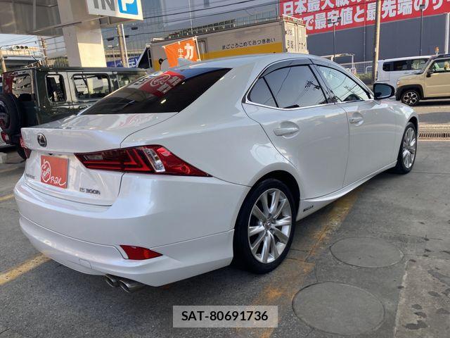 Lexus IS 2013-10 6907703-2