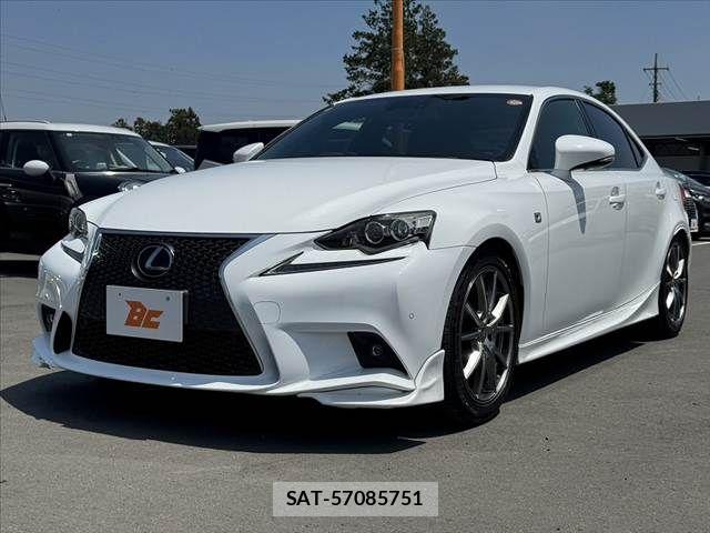 Lexus IS 2013-07 6907697-9