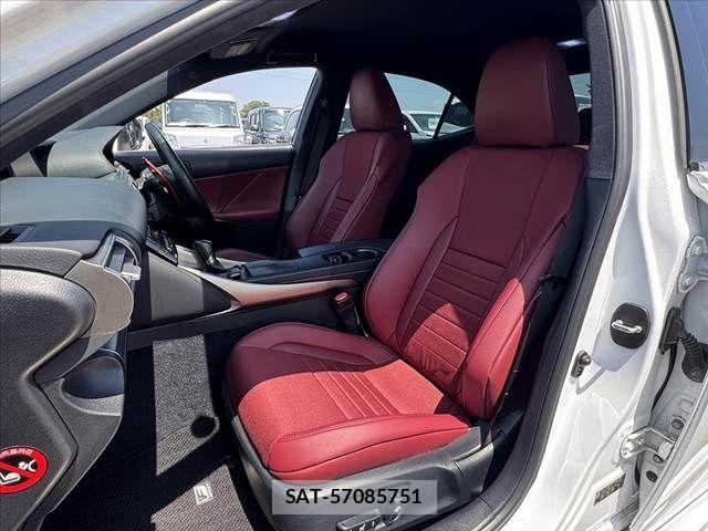 Lexus IS 2013-07 6907697-16