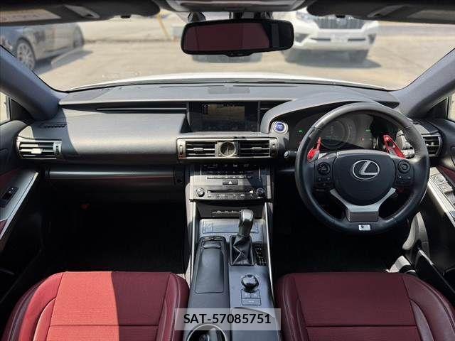 Lexus IS 2013-07 6907697-1