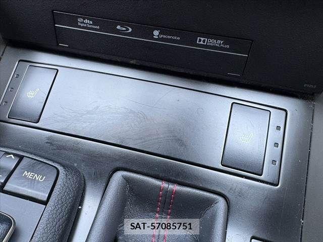 Lexus IS 2013-07 6907697-24