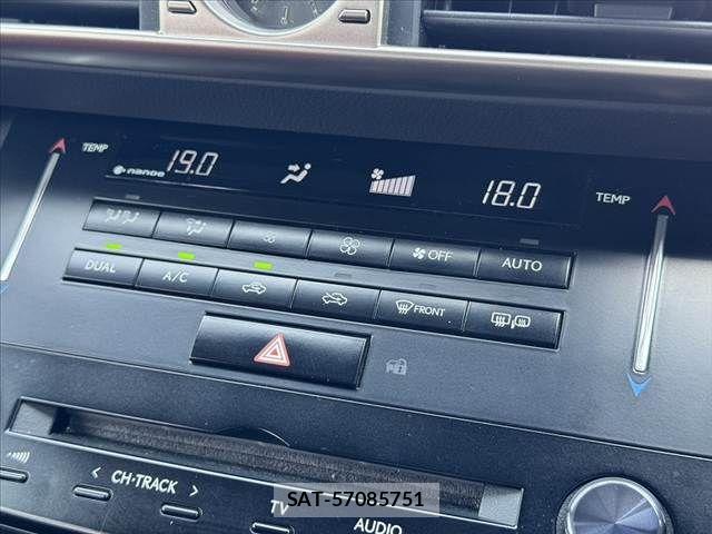 Lexus IS 2013-07 6907697-3