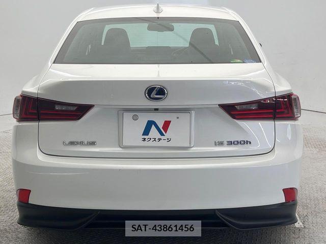 Lexus IS 2014-03 6907699-15