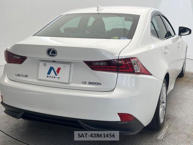 Lexus IS 2014-03 6907699-17