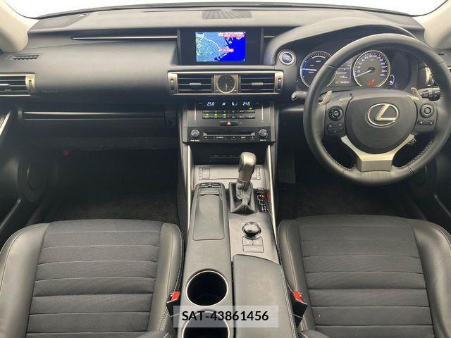 Lexus IS 2014-03 6907699-1