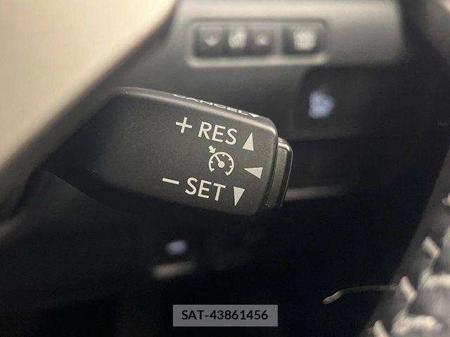 Lexus IS 2014-03 6907699-4