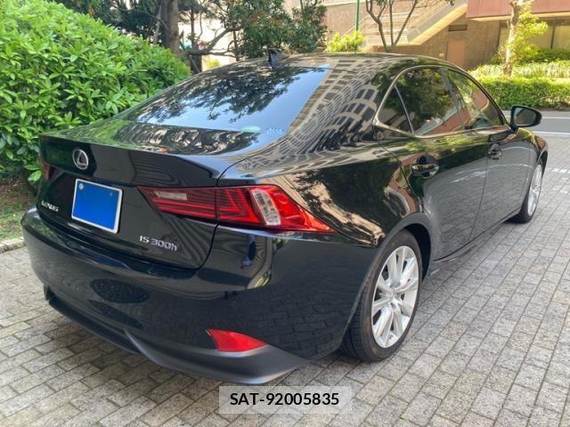 Lexus IS 2013-07 6907709-1