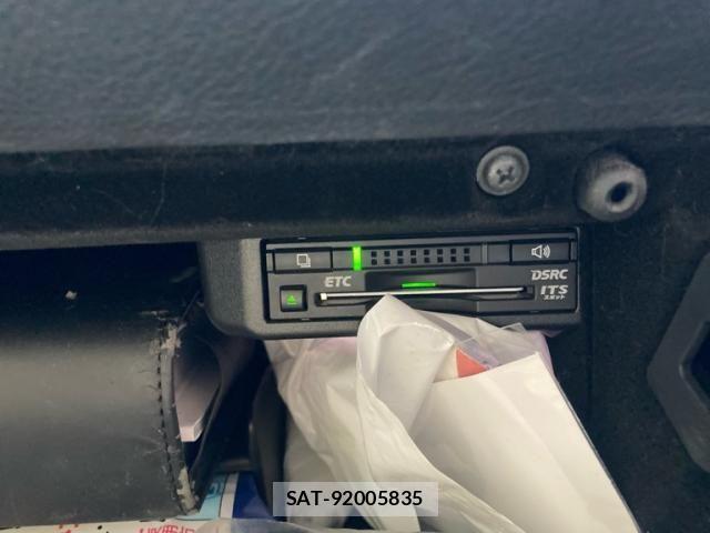 Lexus IS 2013-07 6907709-19