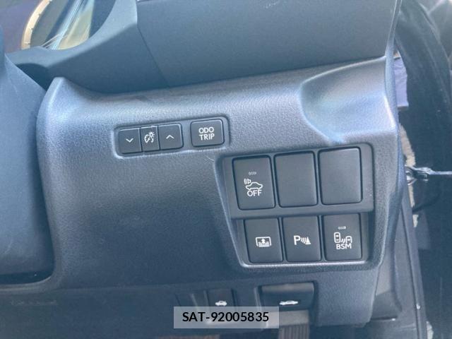 Lexus IS 2013-07 6907709-20