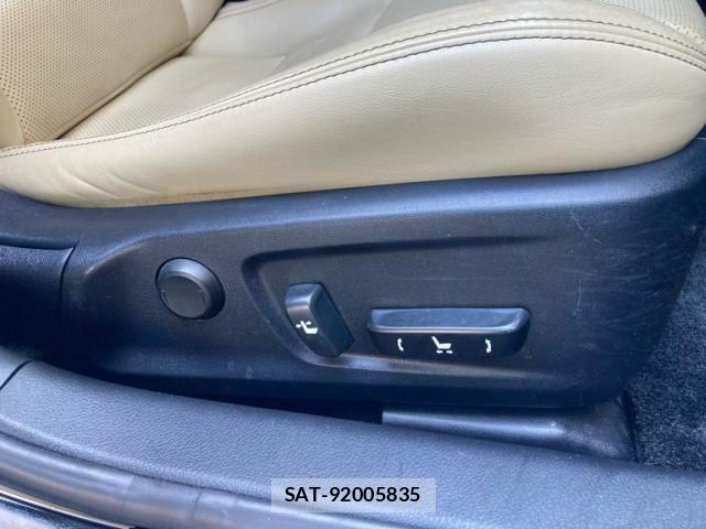 Lexus IS 2013-07 6907709-21