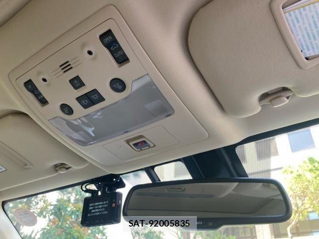 Lexus IS 2013-07 6907709-23