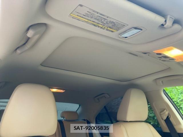 Lexus IS 2013-07 6907709-24