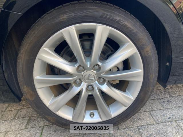 Lexus IS 2013-07 6907709-4