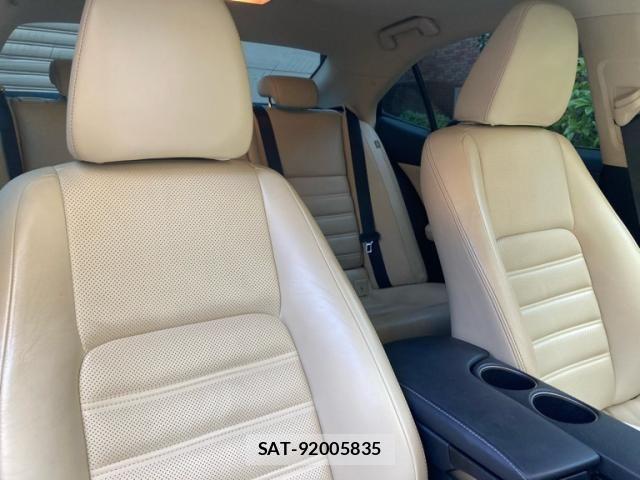 Lexus IS 2013-07 6907709-7